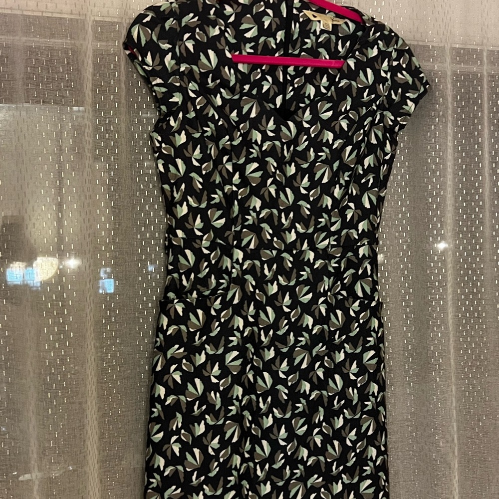 Yumi size 2/4 abstract bird print dress